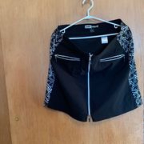 Quality GOLF/SPORT Skirt - Picture 3 of 4